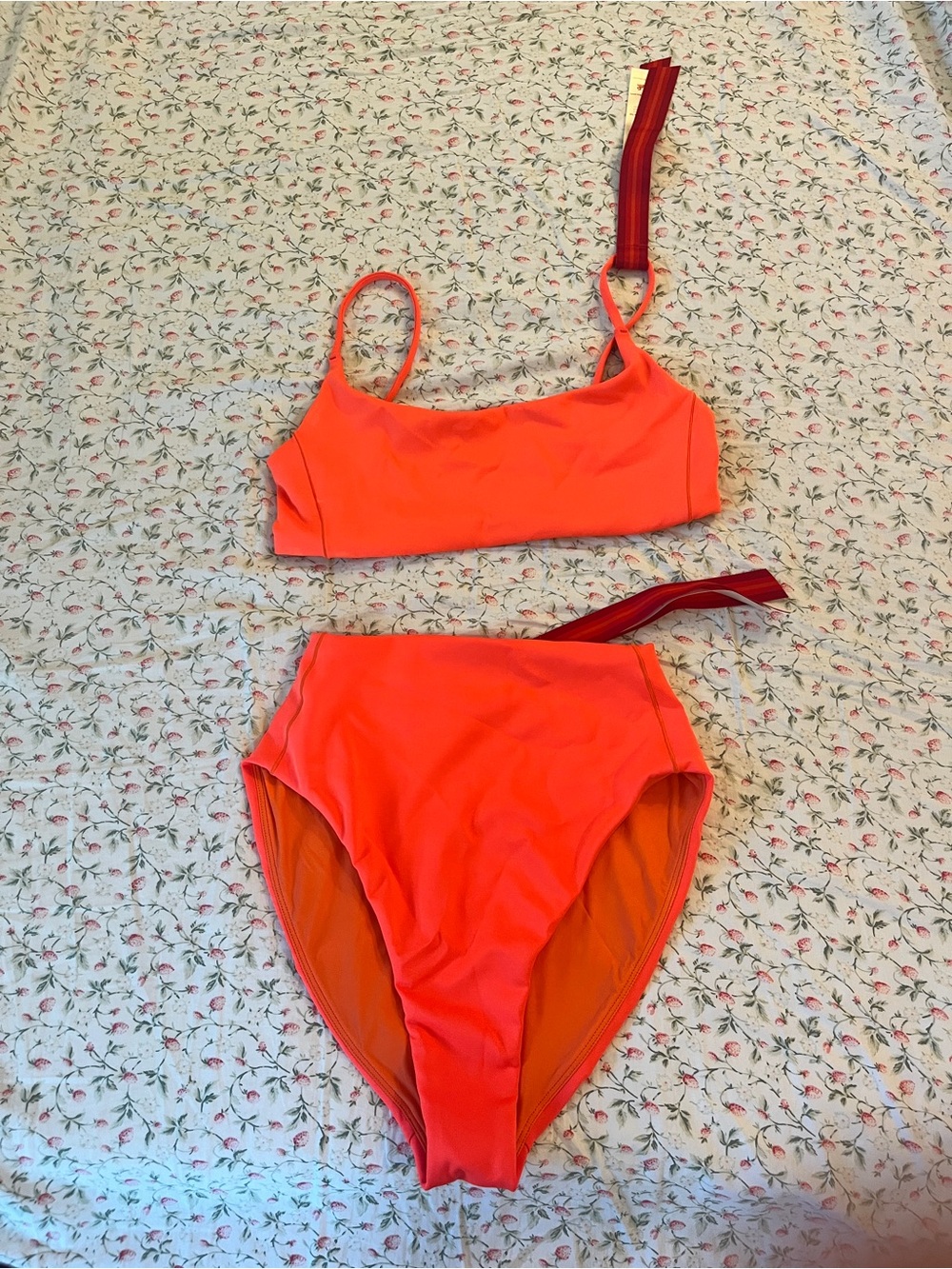 Left On Friday NWT pool days // hi hi bottom size S